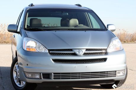 2005 TOYOTA SIENNA LTD NAV REAR CAM XENON