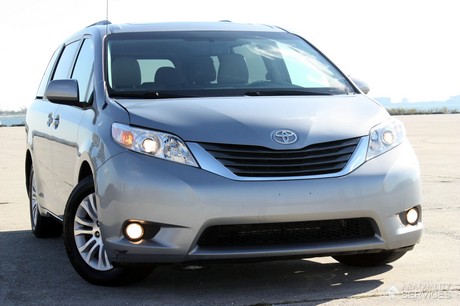 2013 TOYOTA SIENNA XLE BACKUP CAMERA 8 PASS