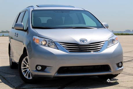 2015 TOYOTA SIENNA XLE NAVIGATION BACKUP CAMERA